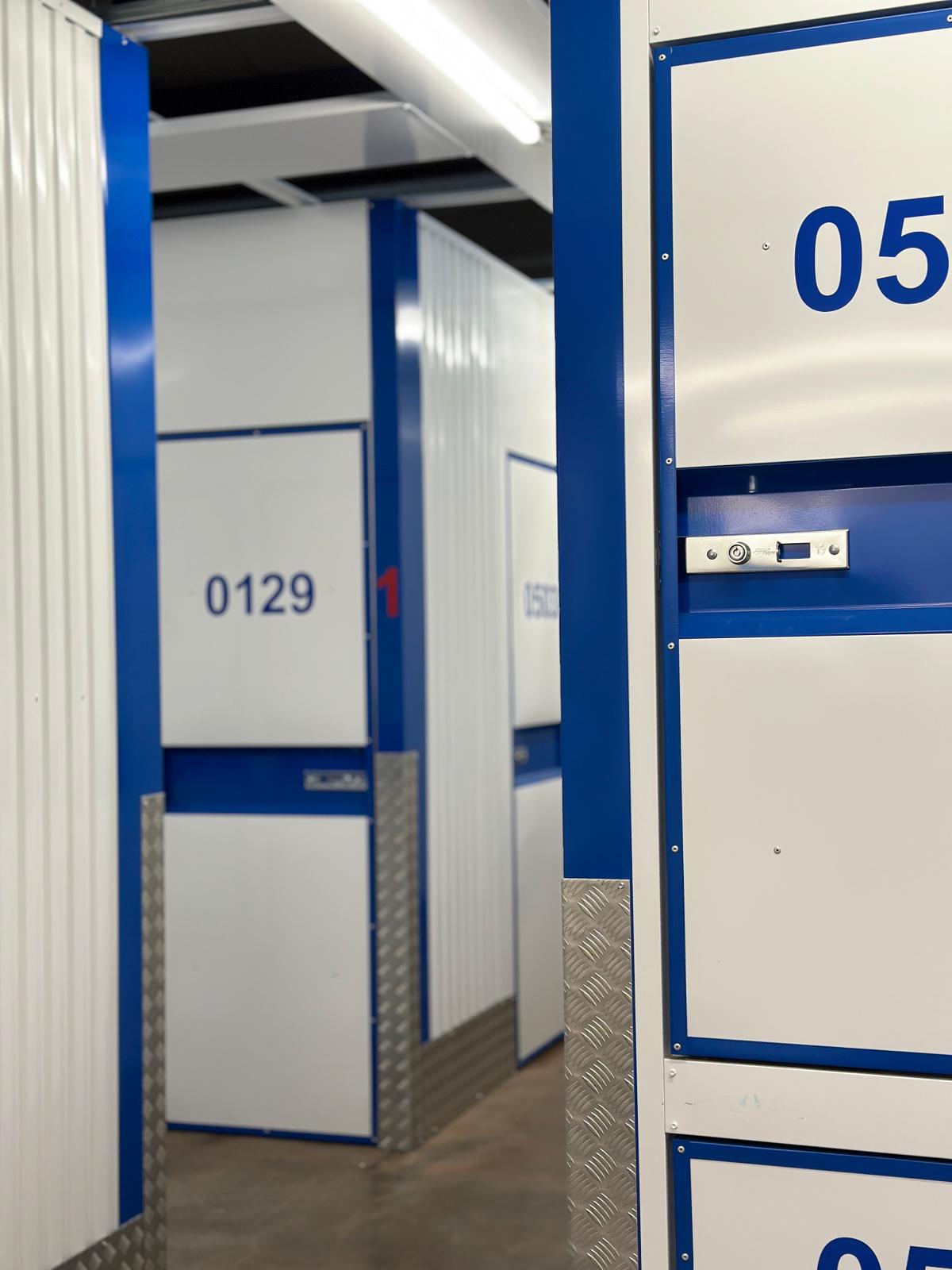 Blaue Lagerbox Nummer 05 bei Riedlin Selfstorage Karlsruhe